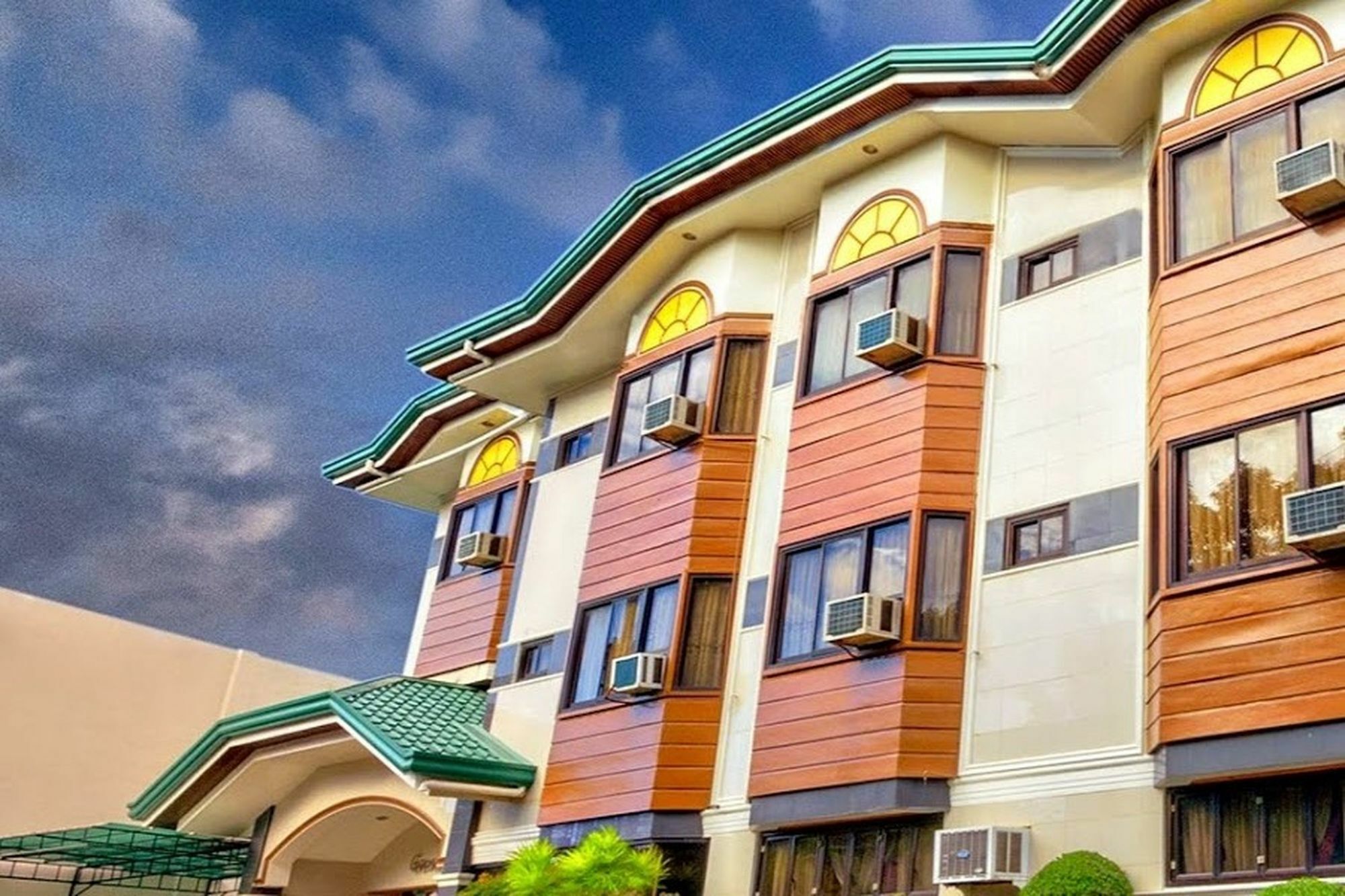 טאגבילראן סיטי Zen Rooms Vest Grand Suites Bohol מראה חיצוני תמונה